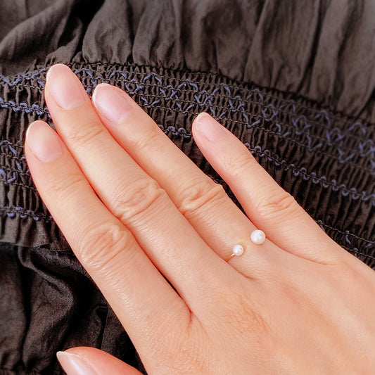 Hiriko Open Ring With Pearls (K10 Gold)